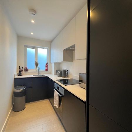 Star London Station Road 3-Bed Haven Apartment Exterior photo